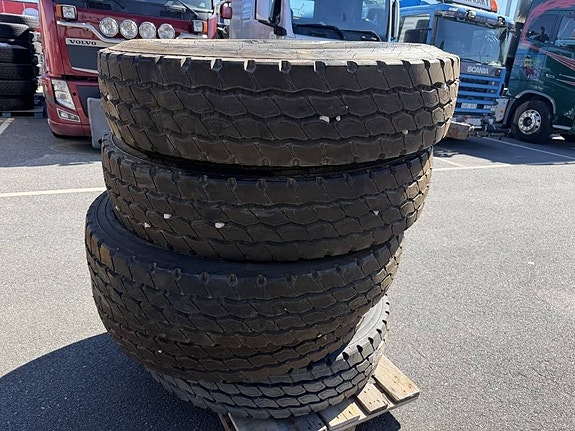Michelin 325/95R24 2 of 3