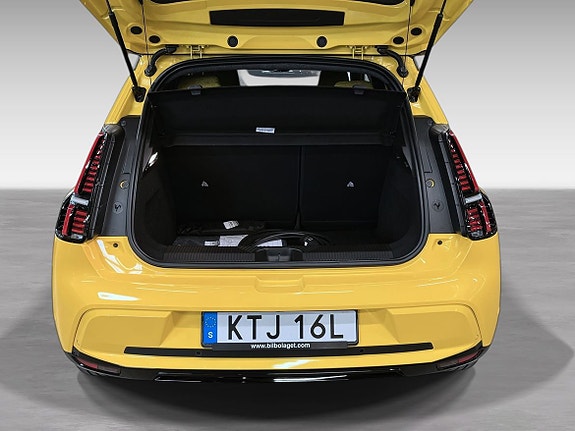 Renault 5 E-Tech 11 of 15