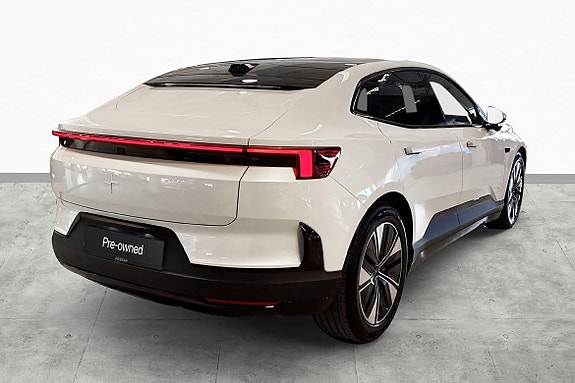 Polestar 4 9 of 30