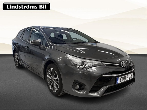Toyota Avensis 3 of 5