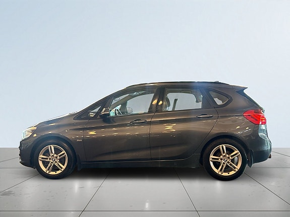 BMW 220d 4 of 5