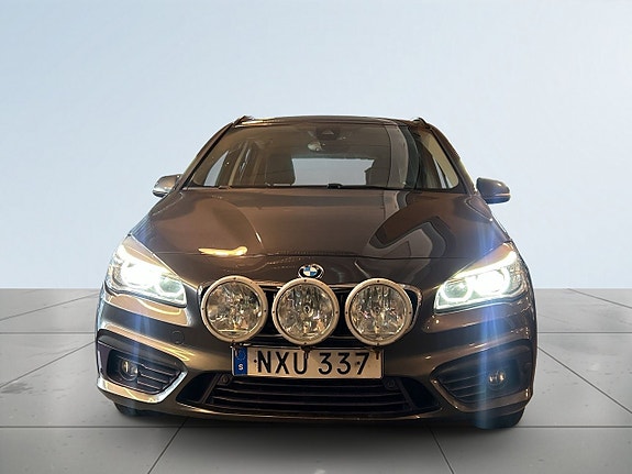 BMW 220d 2 of 5