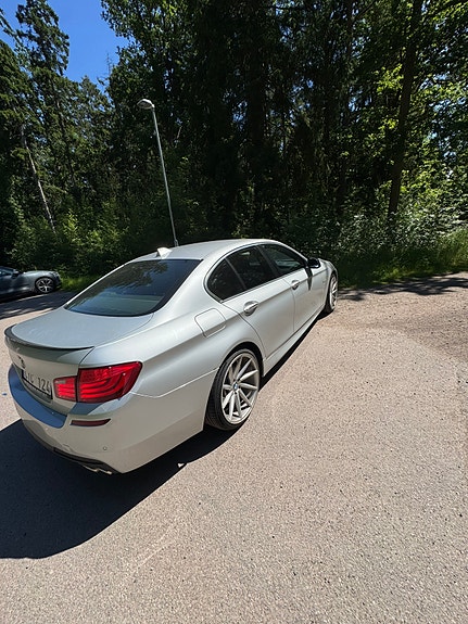BMW 525d 6 of 8