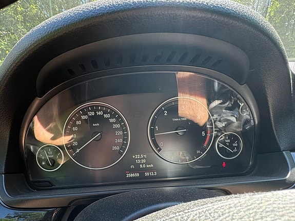 BMW 525d 4 of 8