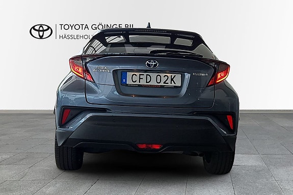 Toyota C-HR 4 of 15