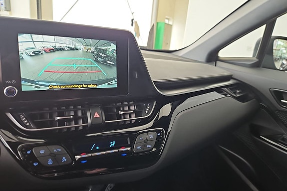 Toyota C-HR 9 of 15