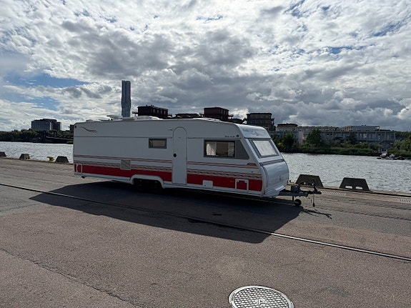 Kabe ROYAL 780 GXL KS Dubbelbädd