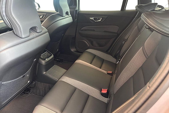 Volvo V60 13 of 24