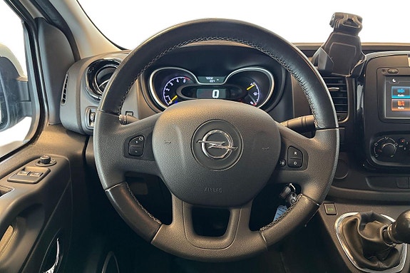 Opel Vivaro 15 of 27