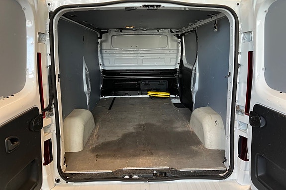 Opel Vivaro 11 of 27