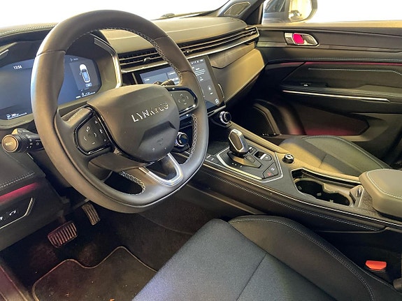 Lynk & Co 01 2 of 4