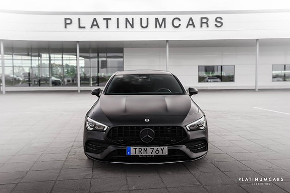 Mercedes-Benz CLA180 3 of 5