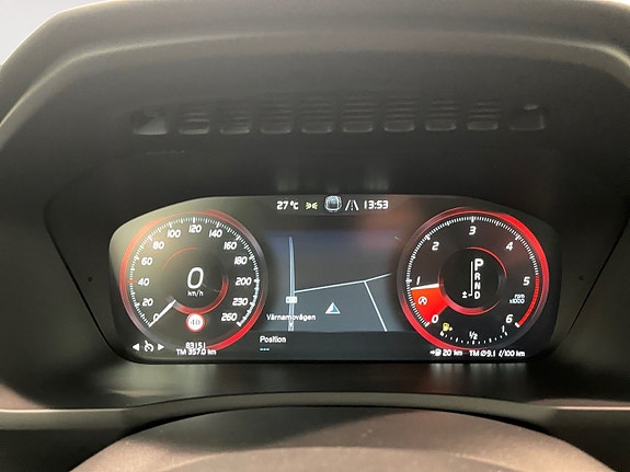 Volvo XC90 10 of 18
