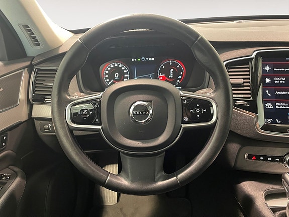 Volvo XC90 11 of 18