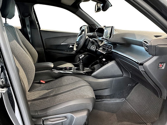 Peugeot 2008 11 of 15