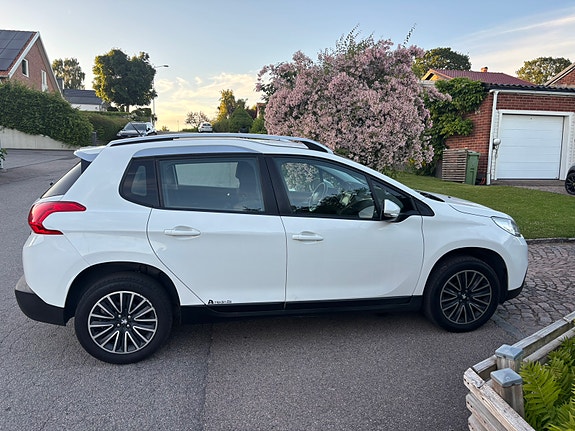 Peugeot 2008 3 of 5