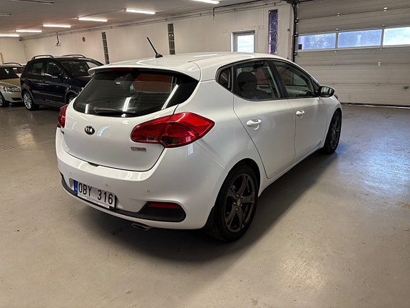 Kia Ceed 3 of 5