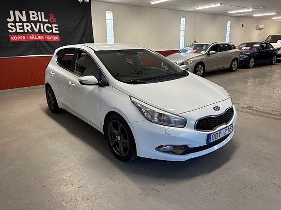 Kia Ceed 2 of 5