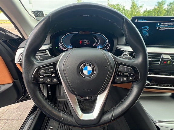 BMW 530e 19 of 20