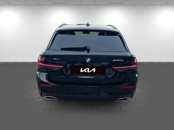 BMW 530e 5 of 5