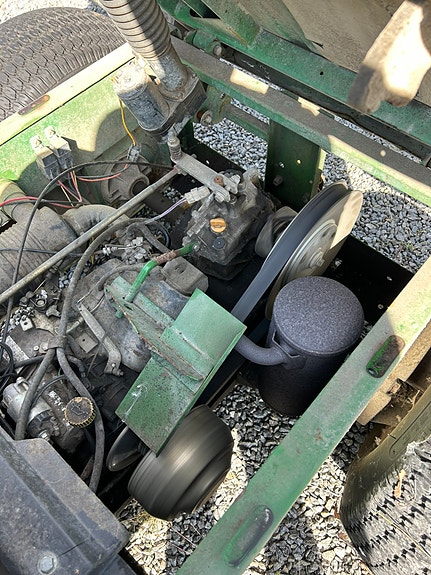 John Deere John Deere Gator 4 of 5