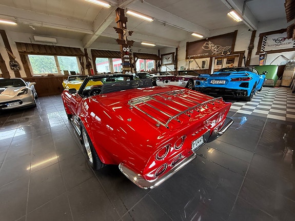 Chevrolet Corvette 11 of 30