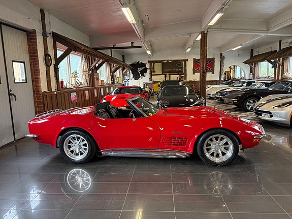Chevrolet Corvette 14 of 30