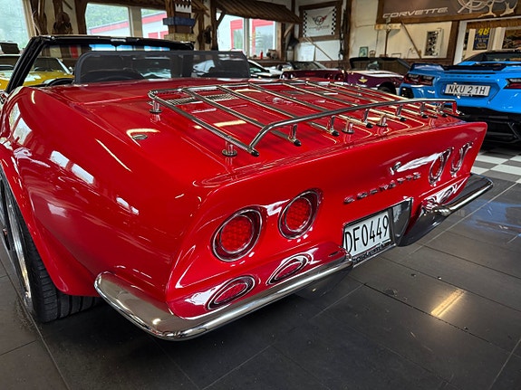 Chevrolet Corvette 18 of 30