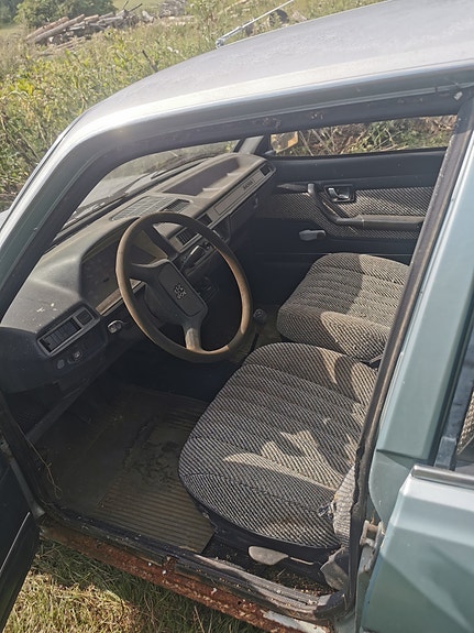 Peugeot 305 6 of 9