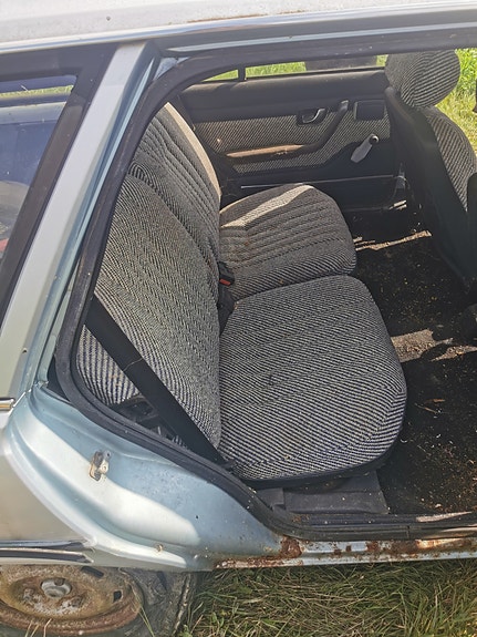 Peugeot 305 8 of 9