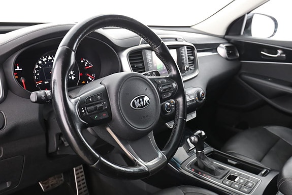 Kia Sorento 12 of 30