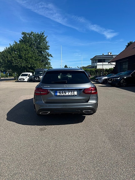 Mercedes-Benz C300 3 of 5