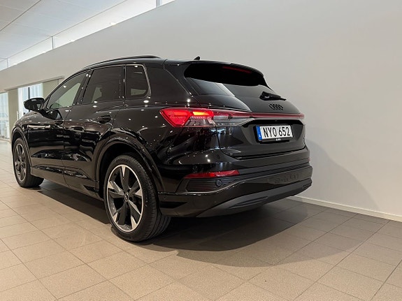 Audi Q4 e-tron 4 of 5