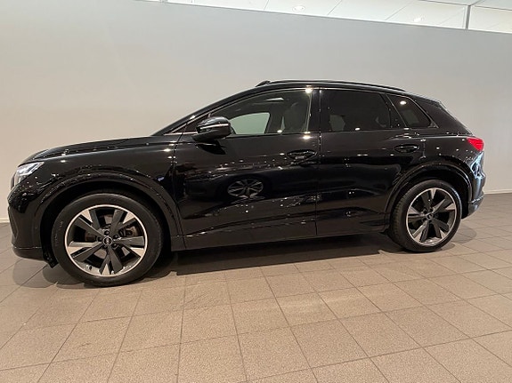 Audi Q4 e-tron 3 of 5