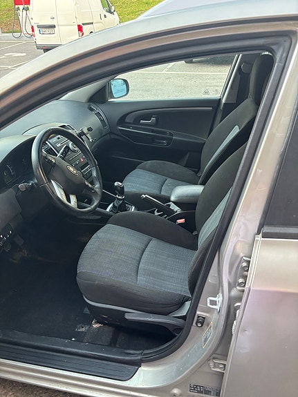 Kia Ceed 4 of 6