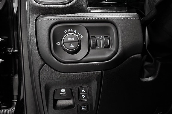 Dodge RAM 1500 30 of 30