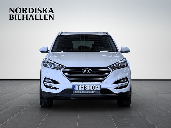 Hyundai Tucson 2 of 5