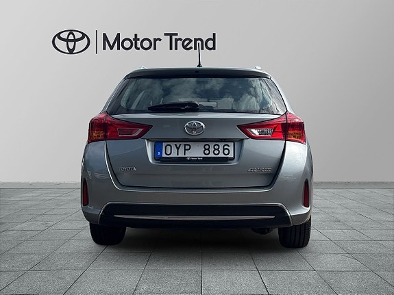 Toyota Auris 4 of 11