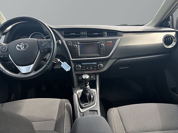 Toyota Auris 9 of 11