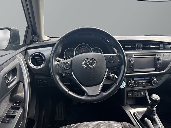 Toyota Auris 10 of 11