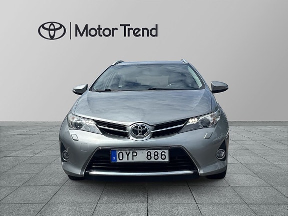 Toyota Auris 5 of 11