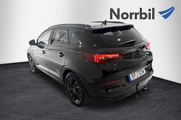 Opel Grandland X 4 of 5