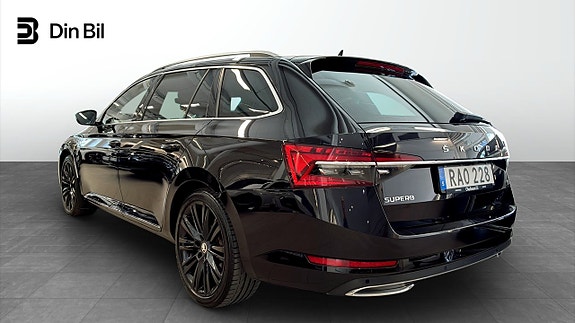 Skoda Superb 3 of 5