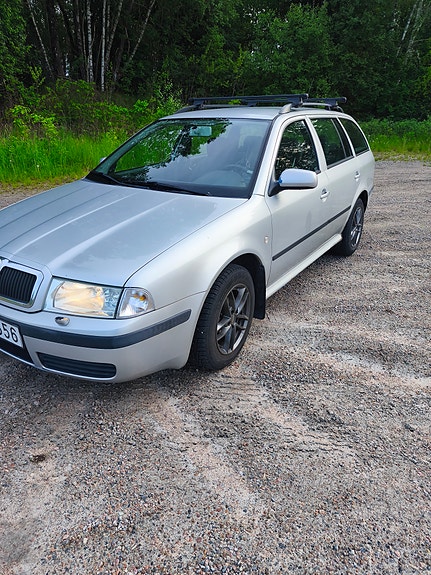 Skoda Octavia 3 of 5
