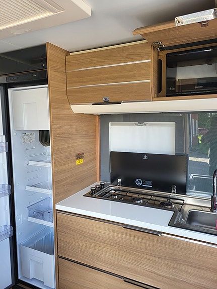 Adria 572 UT 7 of 10