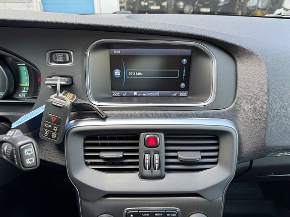 Volvo V40 Cross Country 15 of 17