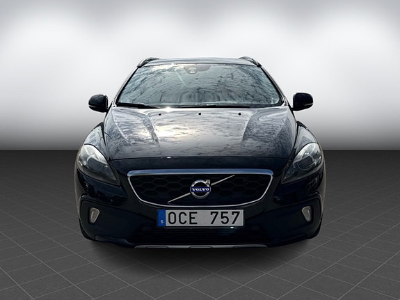 Volvo V40 Cross Country 2 of 5