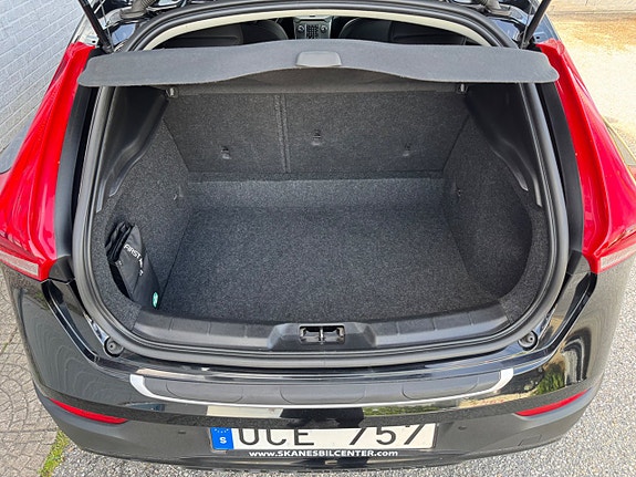 Volvo V40 Cross Country 17 of 17