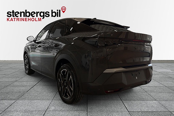 Peugeot 3008 2 of 5