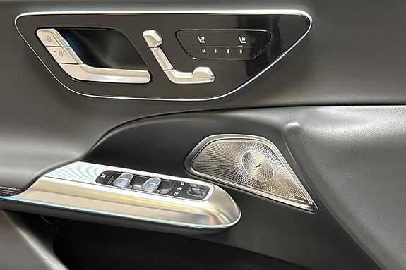 Mercedes-Benz E220 d 11 of 15